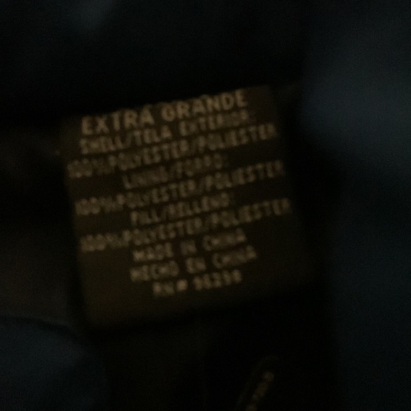 Mens puffer best with deep pockets on each side - Picture 3 of 8